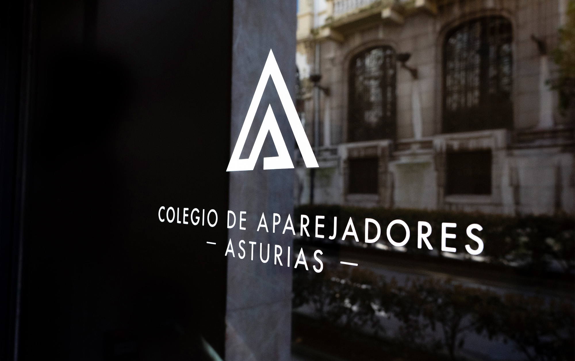 jorge_lorenzo_diseno_imagen_colegio_aparejadores_asturias_33