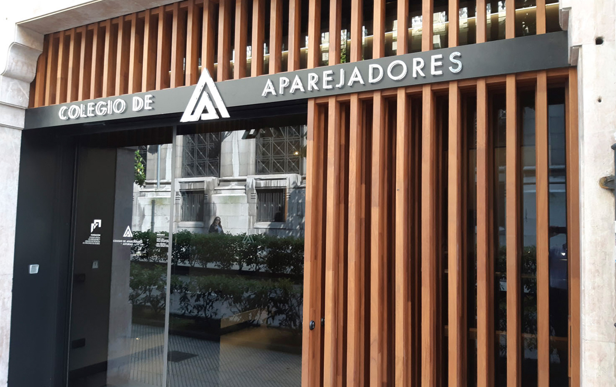 jorge_lorenzo_diseno_imagen_colegio_aparejadores_asturias_38